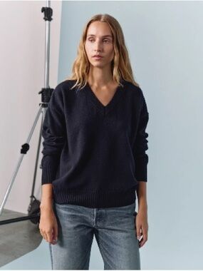 Navygrey Relaxed V navy sweater NWT